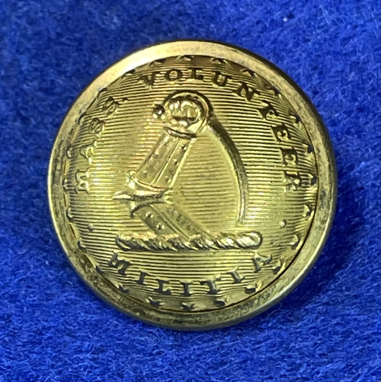 Non Excavated Civil War Massachusetts Coat Button by Robinson Maker