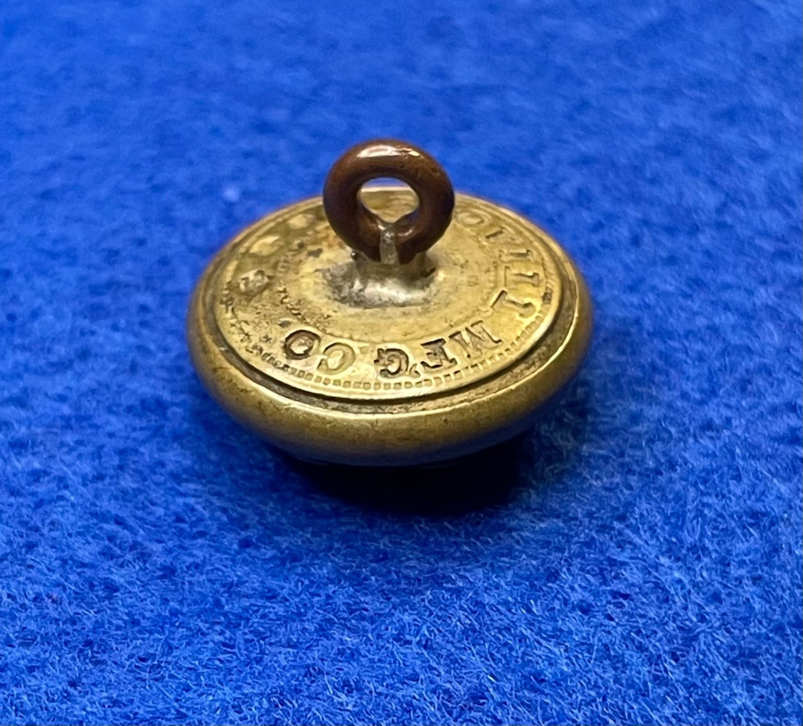 Non Excavated Civil War Cavalry Cuff Button