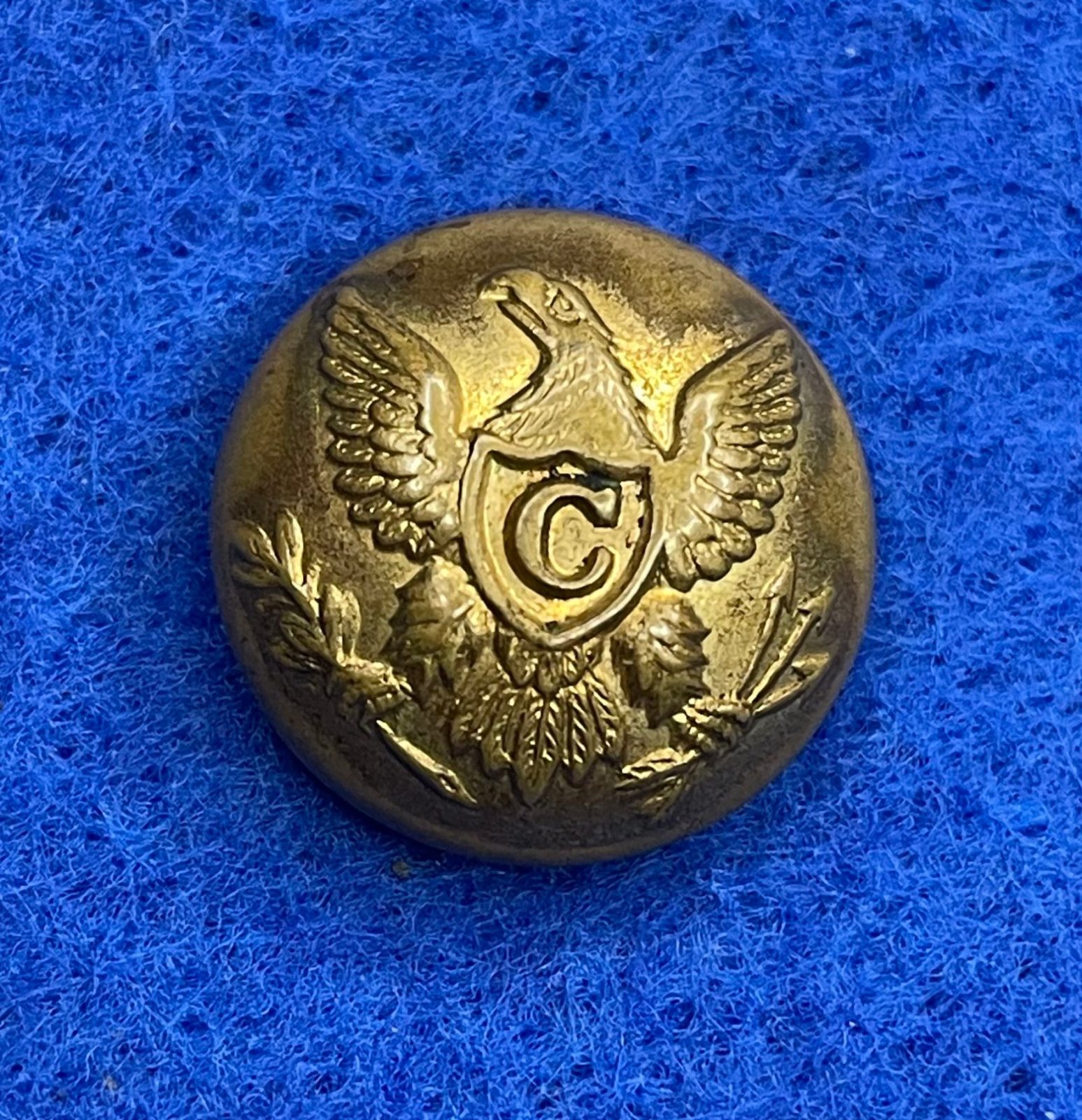 Non Excavated Civil War Cavalry Cuff Button