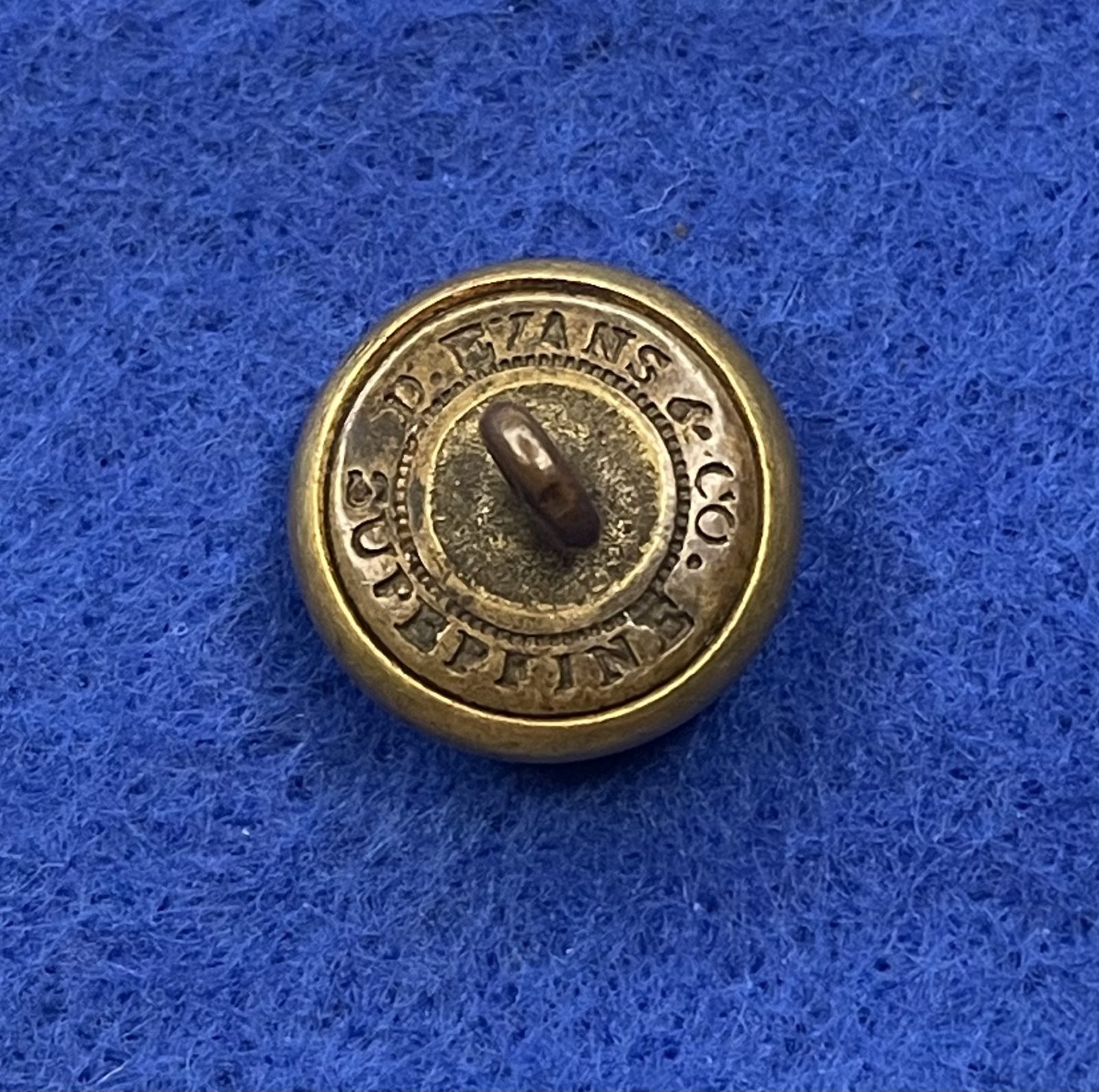 Non Excavated Civil War Artillery Cuff Button