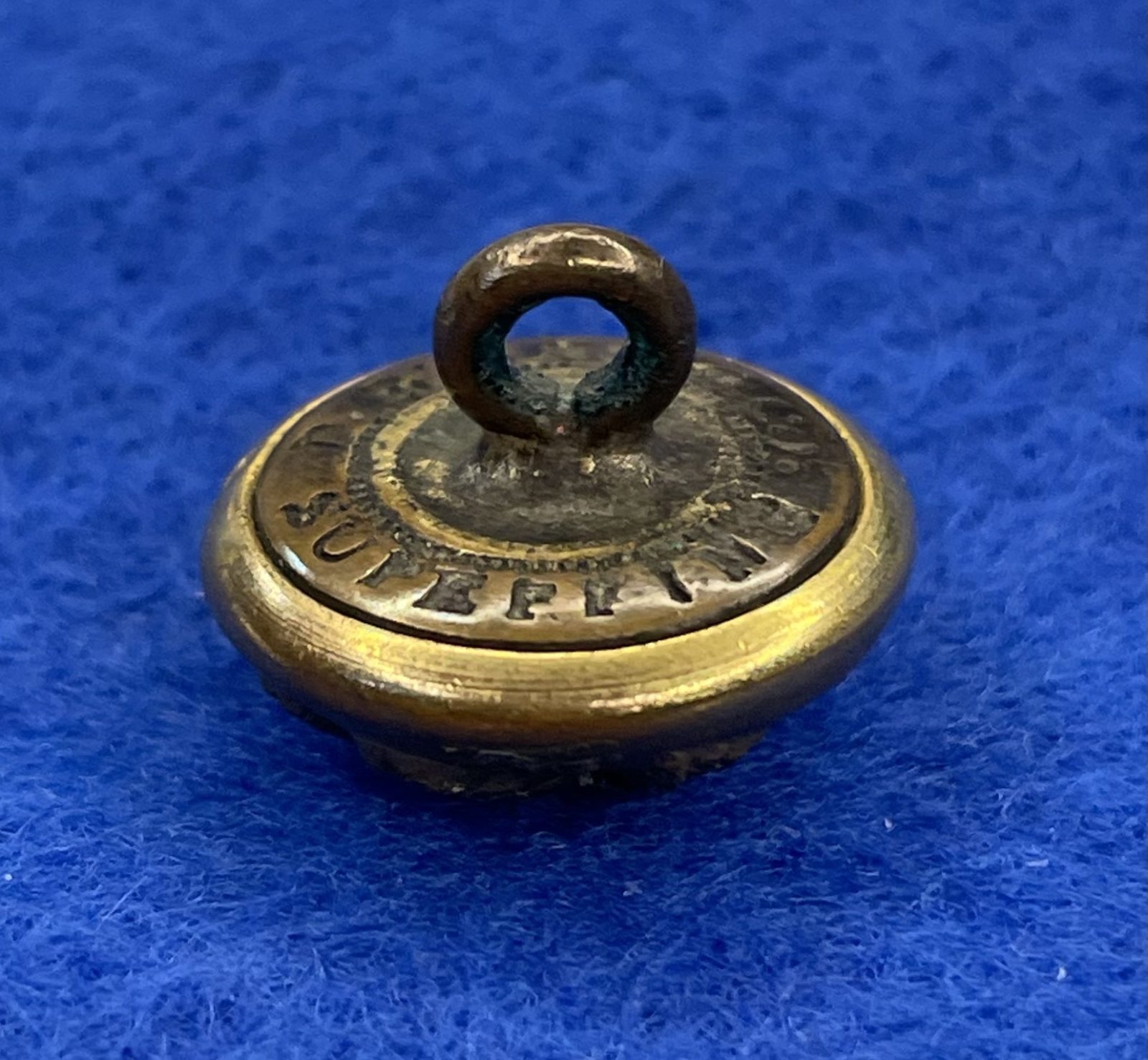 Non Excavated Civil War Artillery Cuff Button