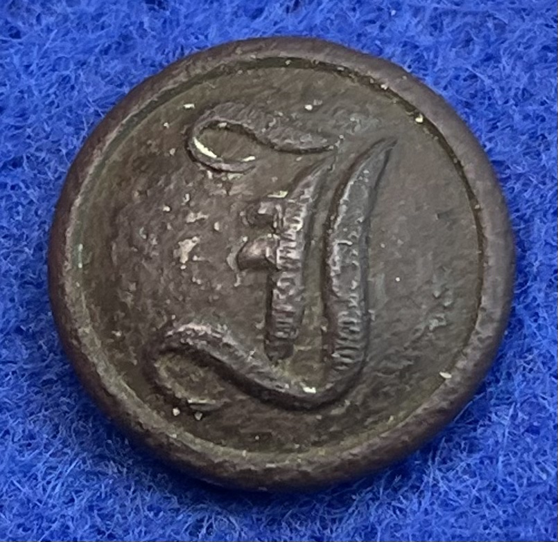 Excavated Civil War Confederate Script "I" Cuff Button